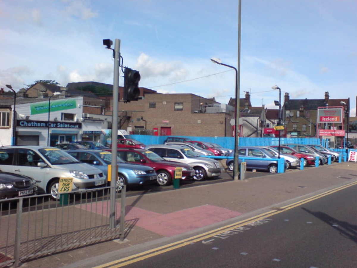 購車財務規劃：車貸選擇與汽車保險完全解析